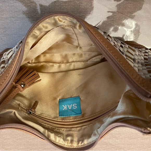 The Sak, fabric weave and leather purse, extra clean condition. - Picture 6 of 13